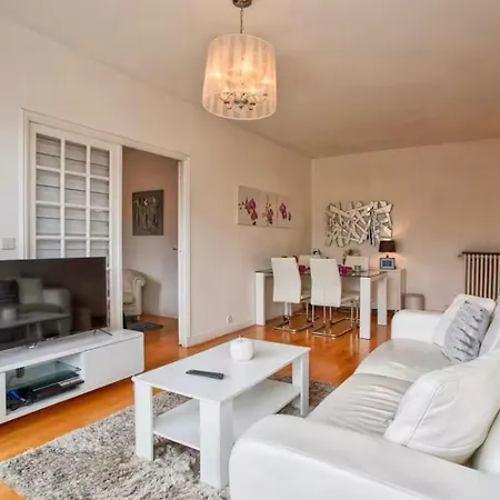 Urban Yourhosthelper Apartment *